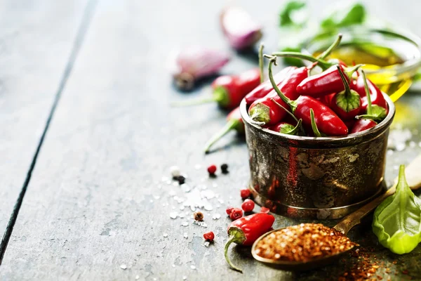Spicy curry and chili peppers as worst foods to eat with diarrhea